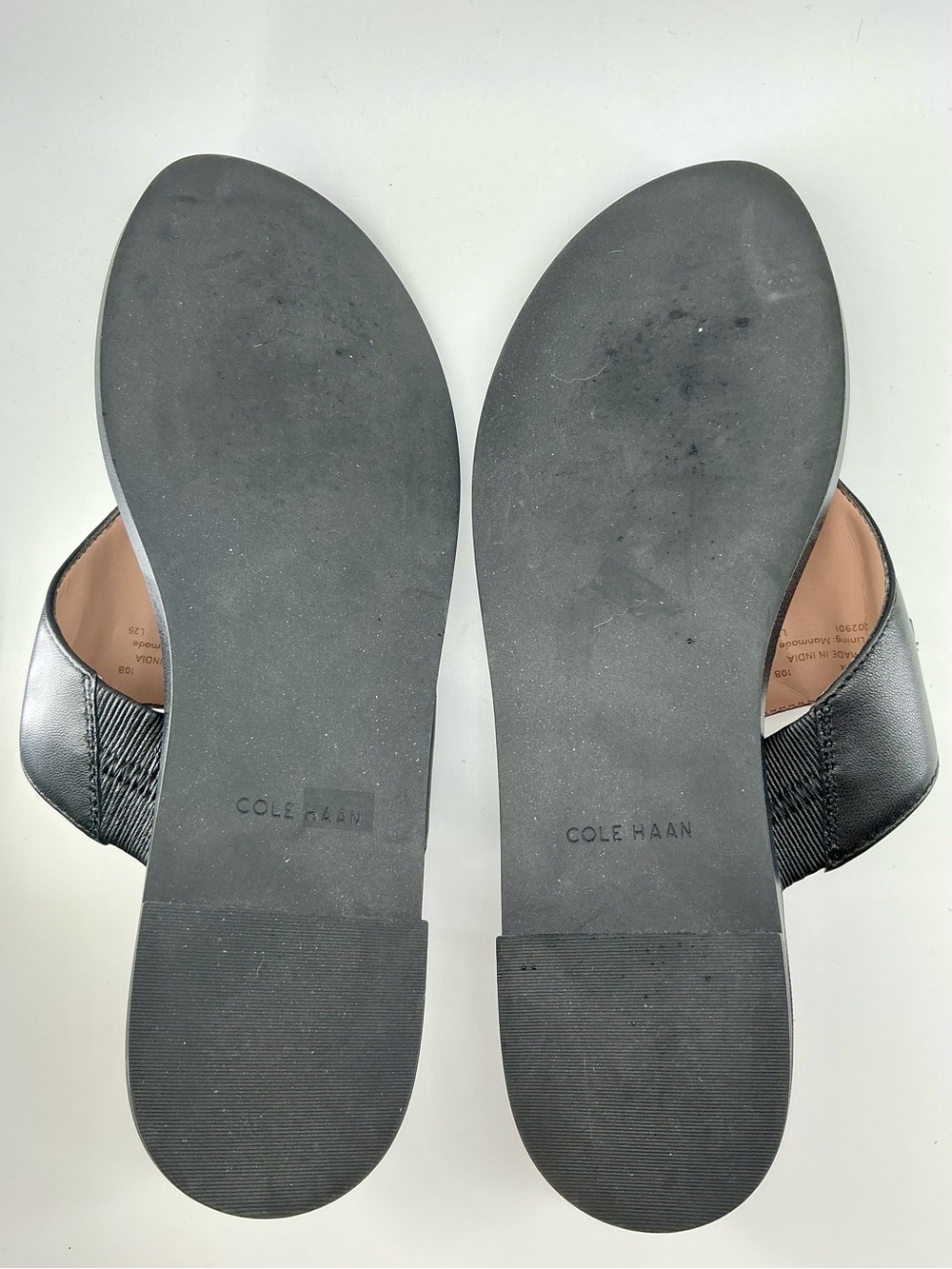 Cole Haan Black Leather Flynn Thong Sandal Gold Hardware Sz 10 - Picture 5 of 5